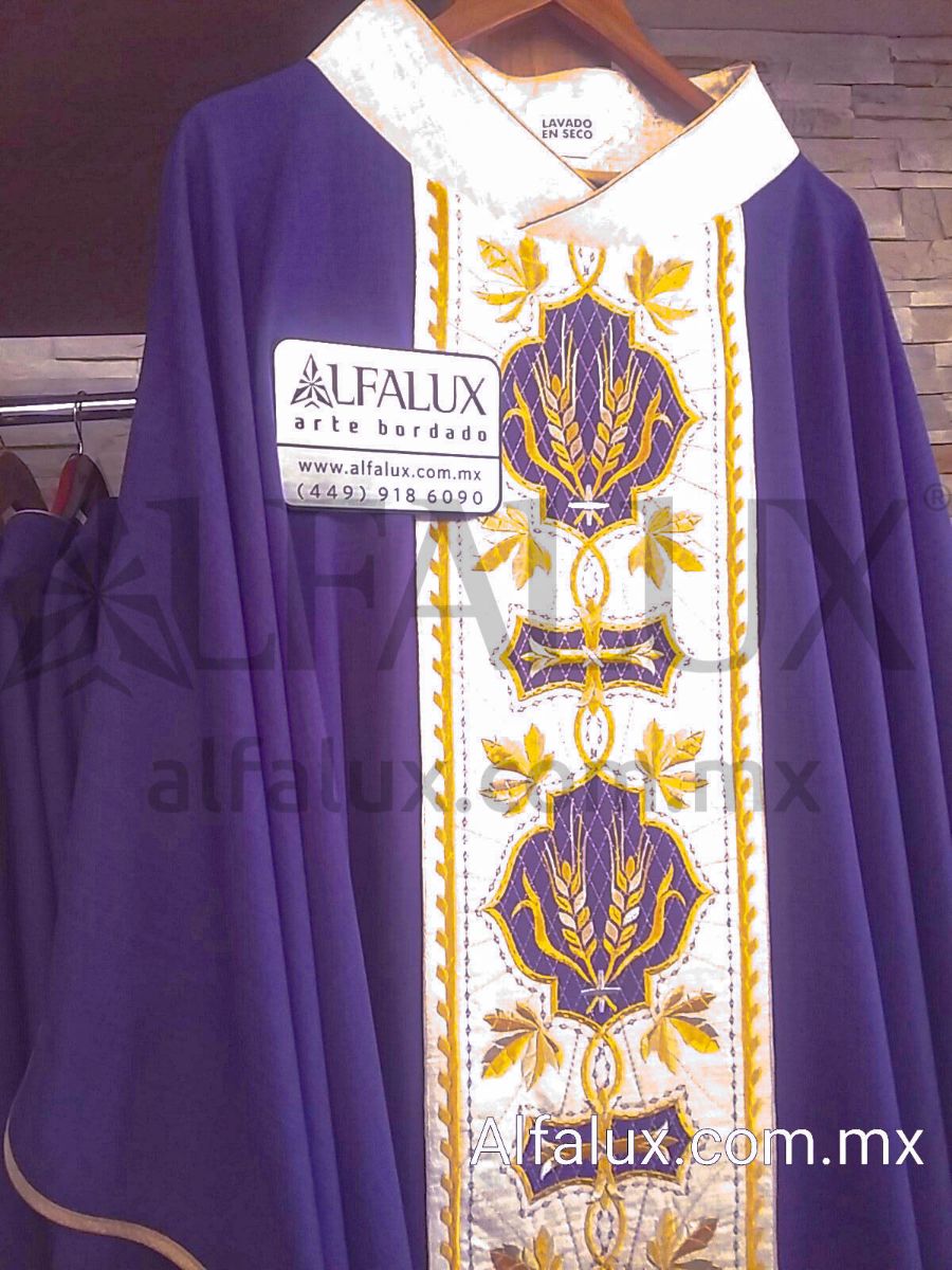 18 CORPUS Morado Central Brocado 322